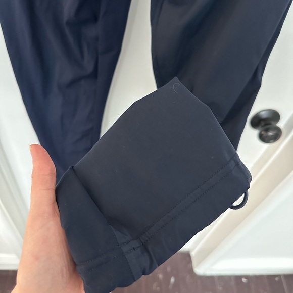 Lulu Lemon Men’s Navy Blue Jogger sweatpants size medium - Picture 4 of 4